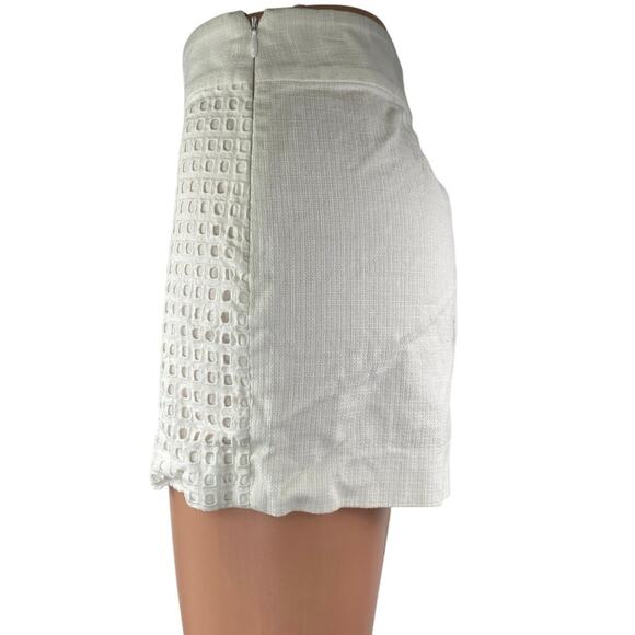 J.Crew White Eyelet Embroidered High Waisted Side Zip Mini Casual Shorts Size 6 - Picture 2 of 5